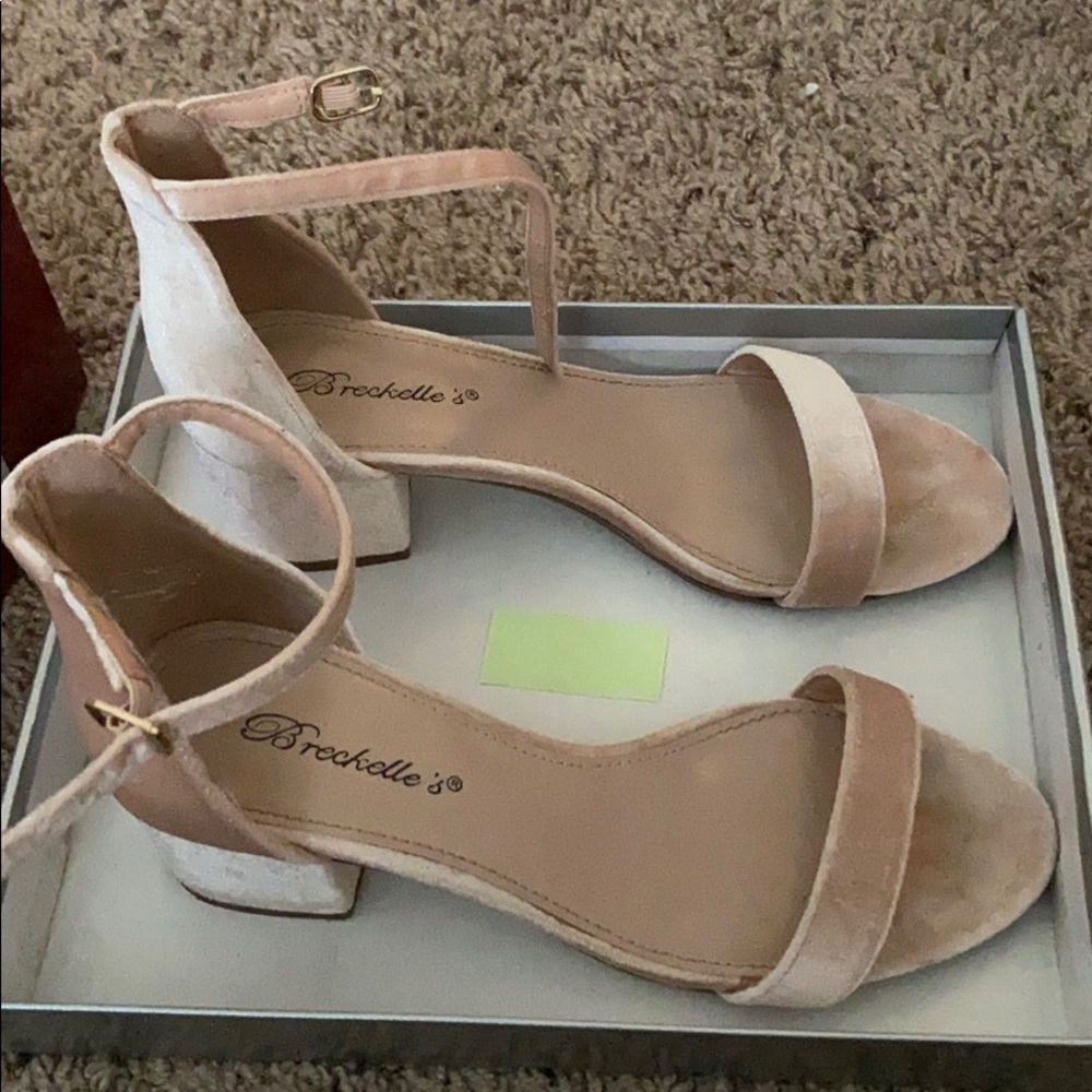 heels, size 7